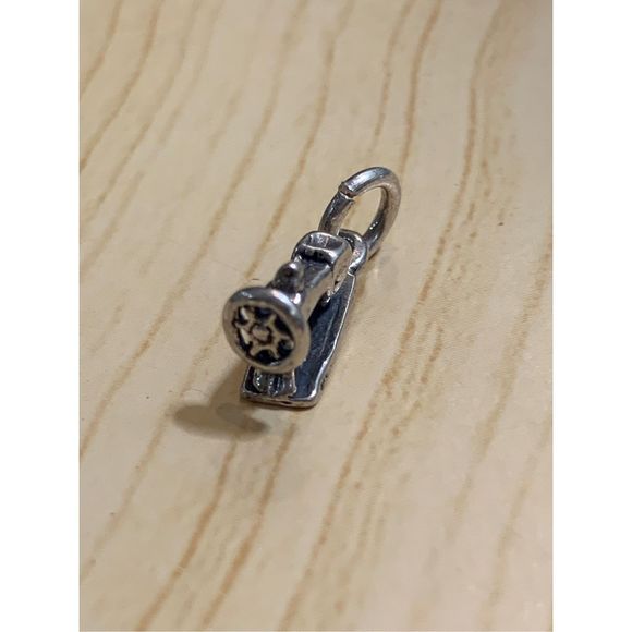 .925 Vintage Mini Sewing Machine Sterling Silver Jewelry Charm #sew #hobby - Picture 6 of 6